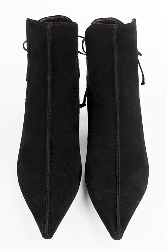 Matt black women's ankle boots with laces at the back. Pointed toe. Medium block heels. Top view - Florence KOOIJMAN